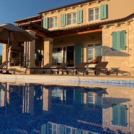 Julia - Luxury With Sea View Villa Višnjan