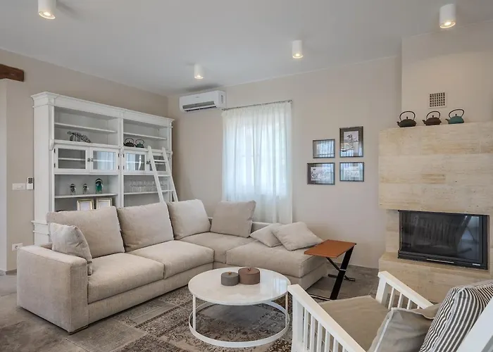 Julia - Luxury With Sea View Villa *