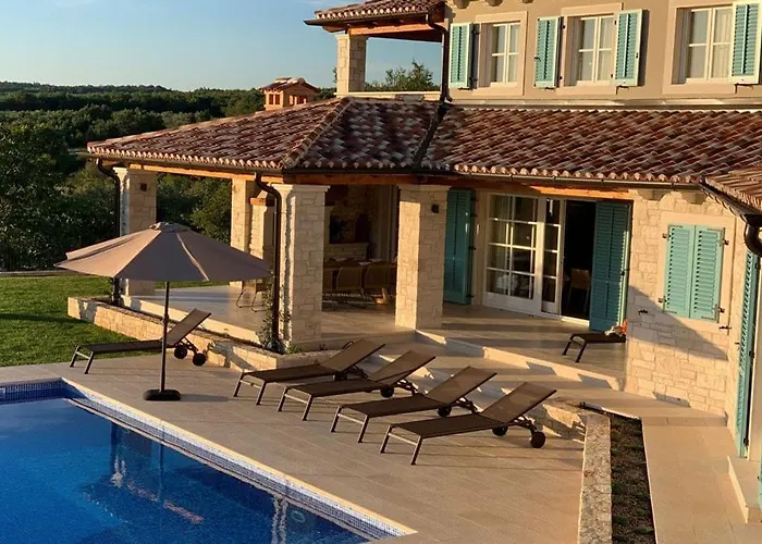 Julia - Luxury With Sea View Villa *