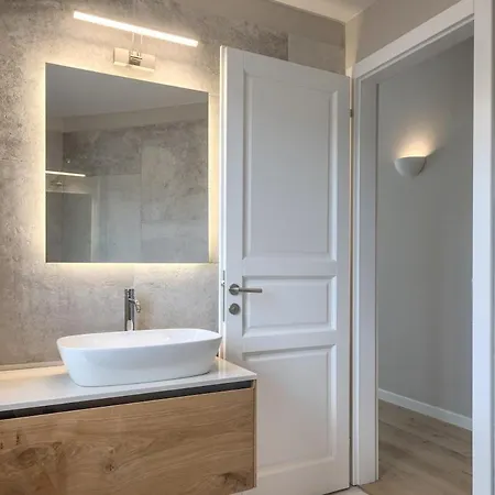 Villa Julia - Luxury With Sea View Kovacic