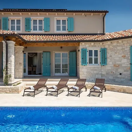 Julia - Luxury With Sea View Villa *