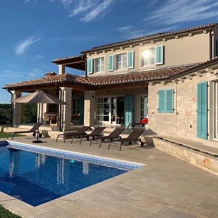 Julia - Luxury With Sea View Villa