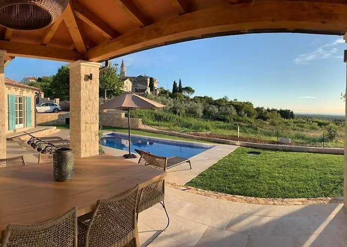 Julia - Luxury With Sea View Villa