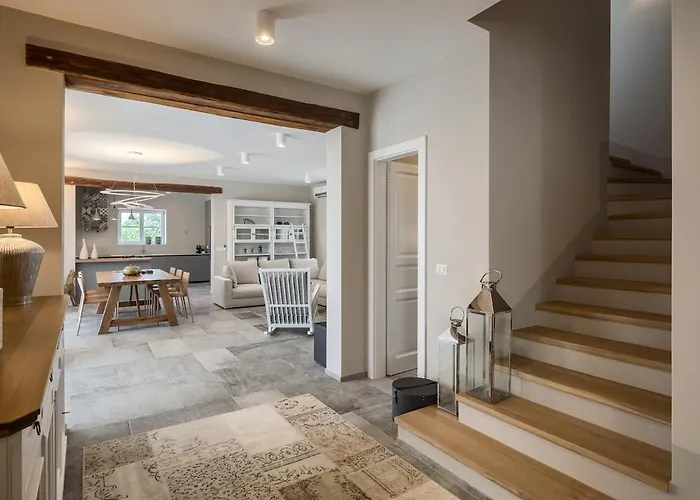 Julia - Luxury With Sea View Villa