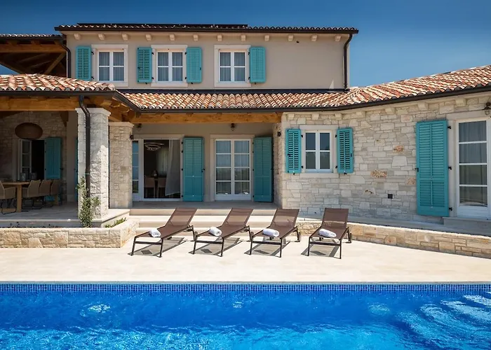 Julia - Luxury With Sea View Villa *