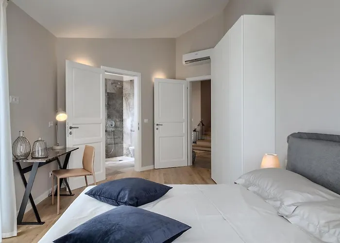 Julia - Luxury With Sea View *